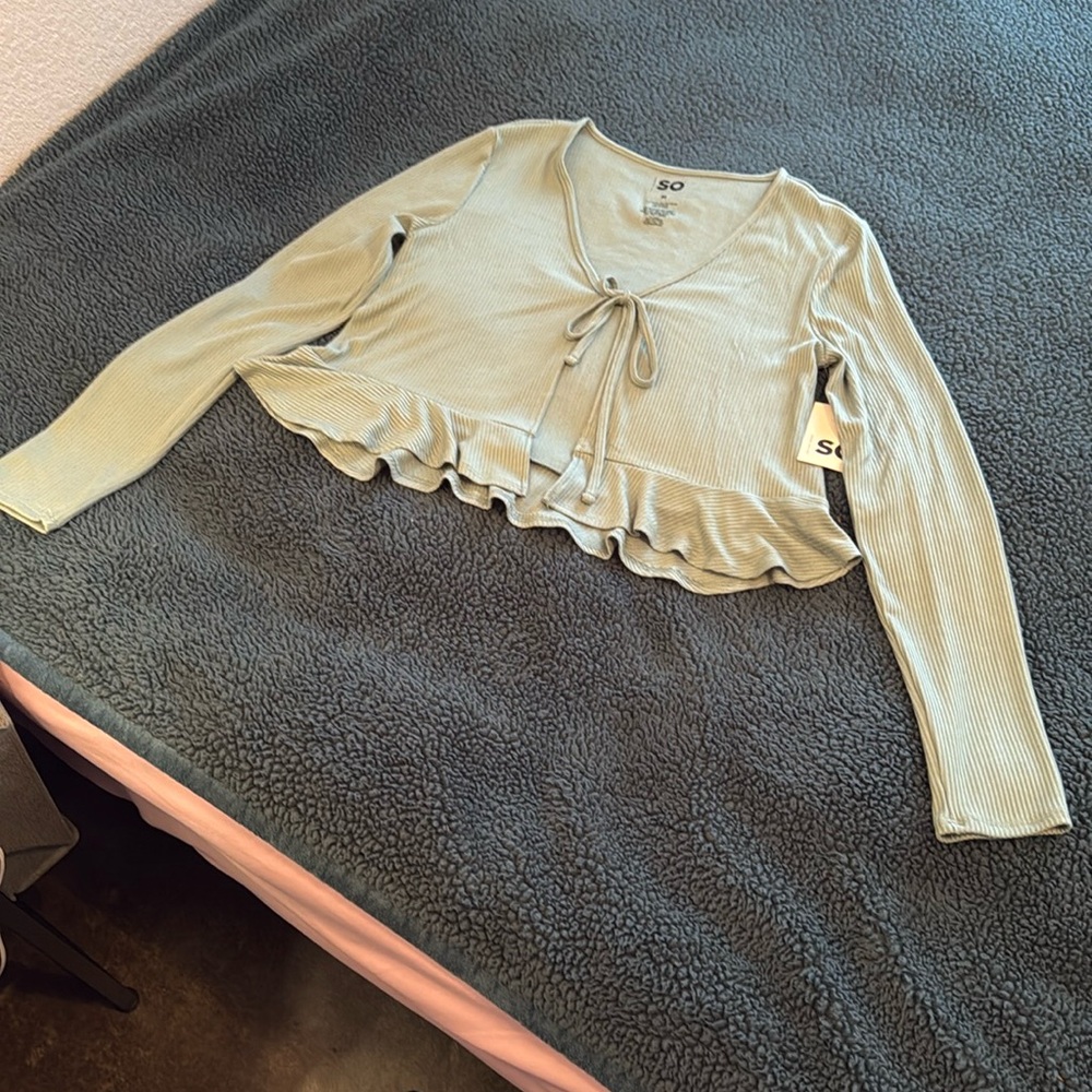 Unique Green crop tie front top. NWT. Size M.